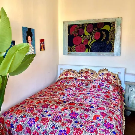 דירה Lovely Cosy Art Flat *